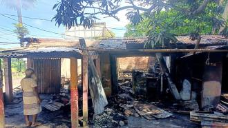 রাউজানের উরকিরচরে আগুনে পুড়েছে ৪টি দোকানঘর