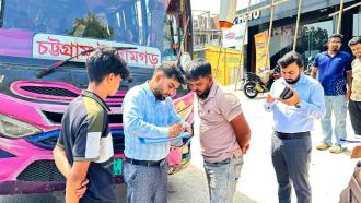 ফটিকছড়িতে পরিবেশ দূষণ করায় পাঁচ যানবাহনকে জরিমানা
