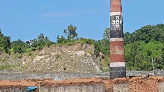 লামায় ১৫টির বেশি ইটভাটা বহাল তবিয়তে