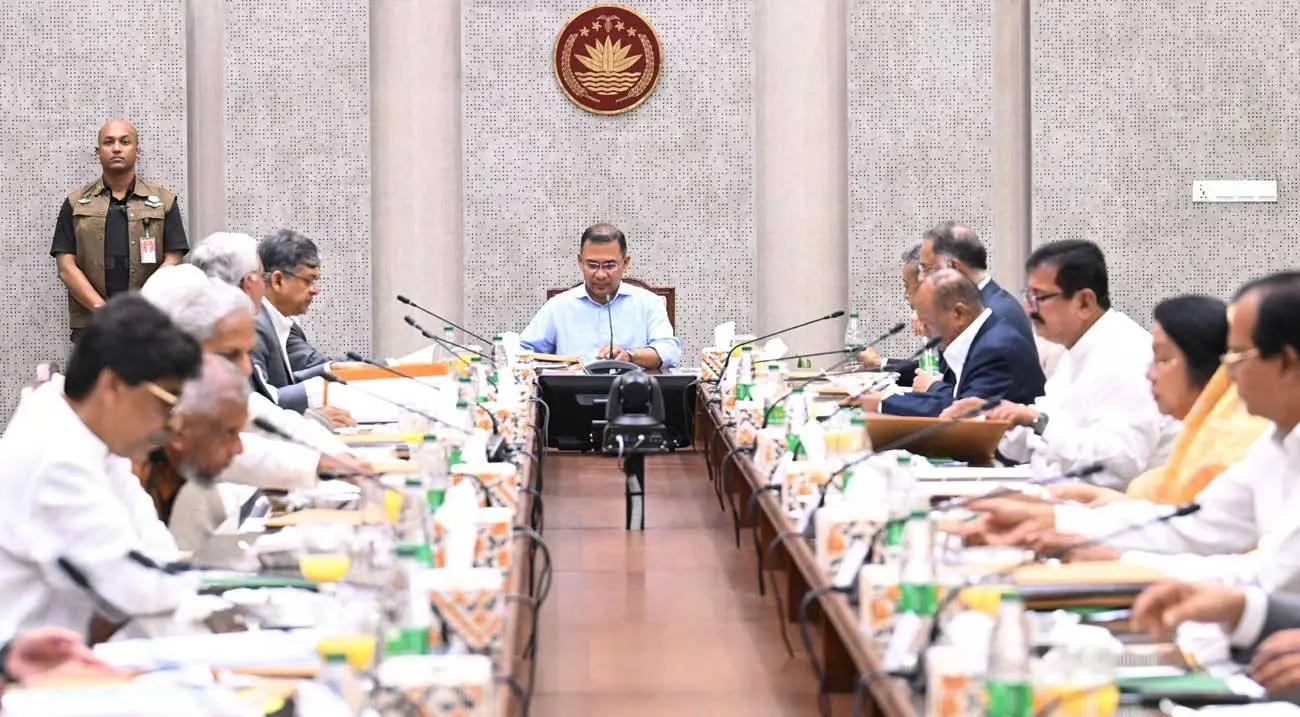 জ্বালানি তেল: আছে এক মাসের রিজার্ভ, বাড়ানোর পরিকল্পনা সরকারের