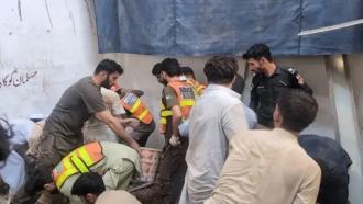 পাকিস্তানে স্কুলের ছাদ ধসে ১৭ শিক্ষার্থীসহ নিহত ১৮