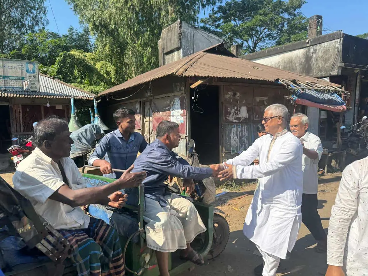 চট্টগ্রাম-৪ আসনে বিএনপি প্রার্থী কাজী সালাউদ্দিনের মুরাদপুর ইউনিয়নে টানা গণসংযোগ