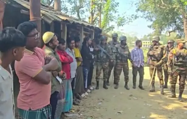 সাতকানিয়ায় যৌথ বাহিনীর অভিযান, ১১ রোহিঙ্গা আটক