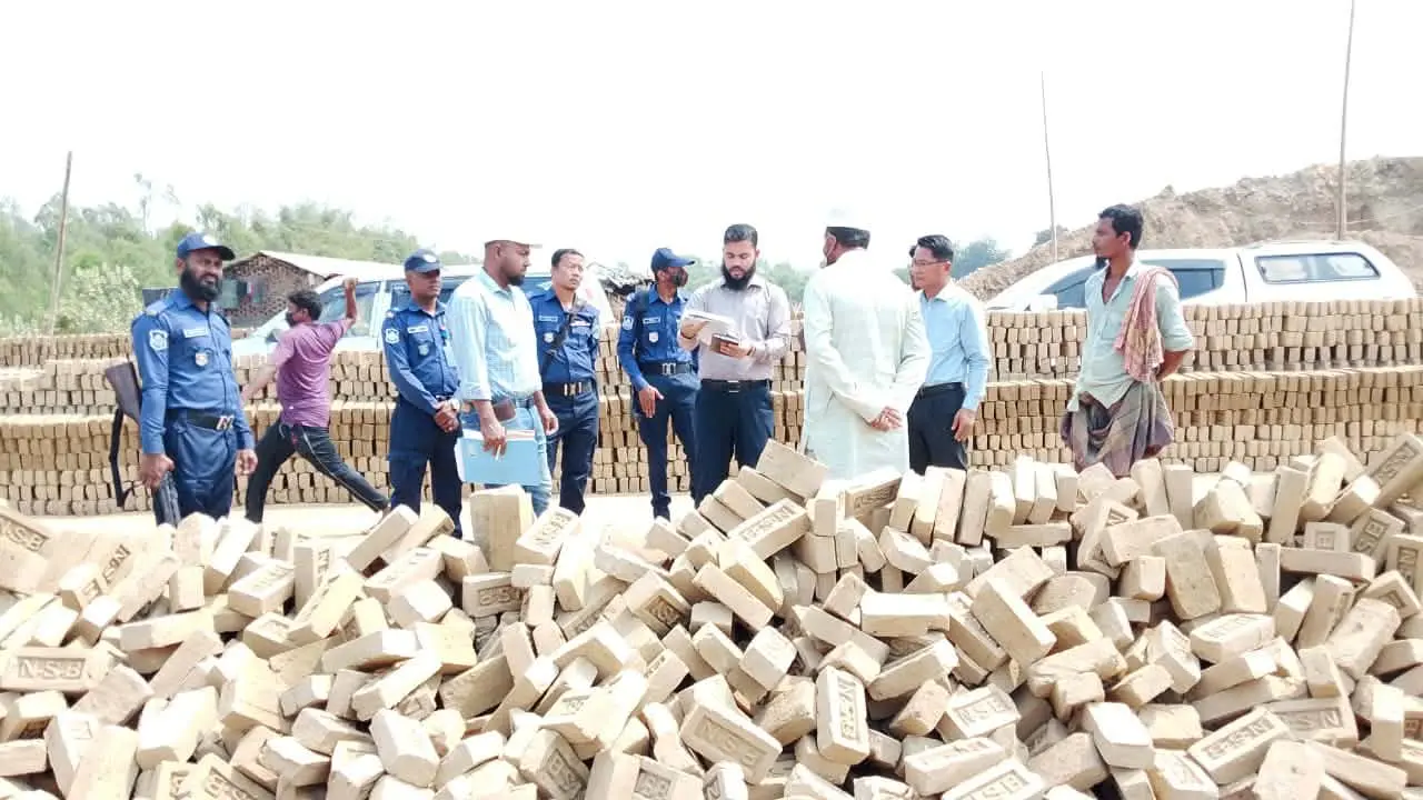 নাইক্ষ‍্যংছড়ির বাইশারীতে বনের ভেতরে অবৈধ ইটভাটা