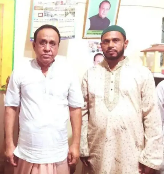 বাঁশখালীতে পুলিশের হ্যান্ডকাপ নিয়ে পালিয়ে যাওয়া সেই আওয়ামী লীগ নেতা ফিরেছে!
