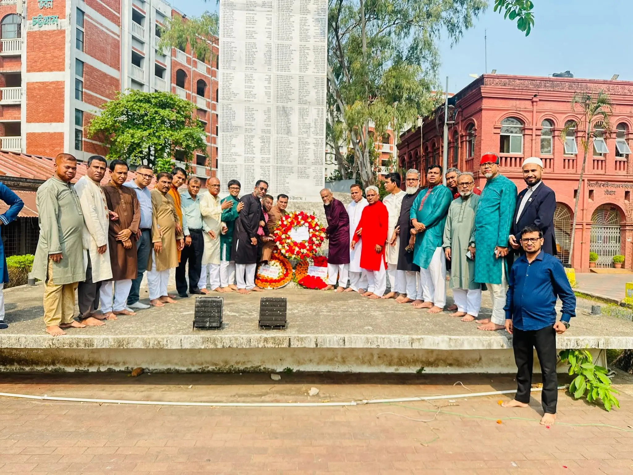 স্মৃতিসৌধে আইনজীবীদের শ্রদ্ধাঞ্জলি, আইনের শাসন প্রতিষ্ঠার প্রত্যয়