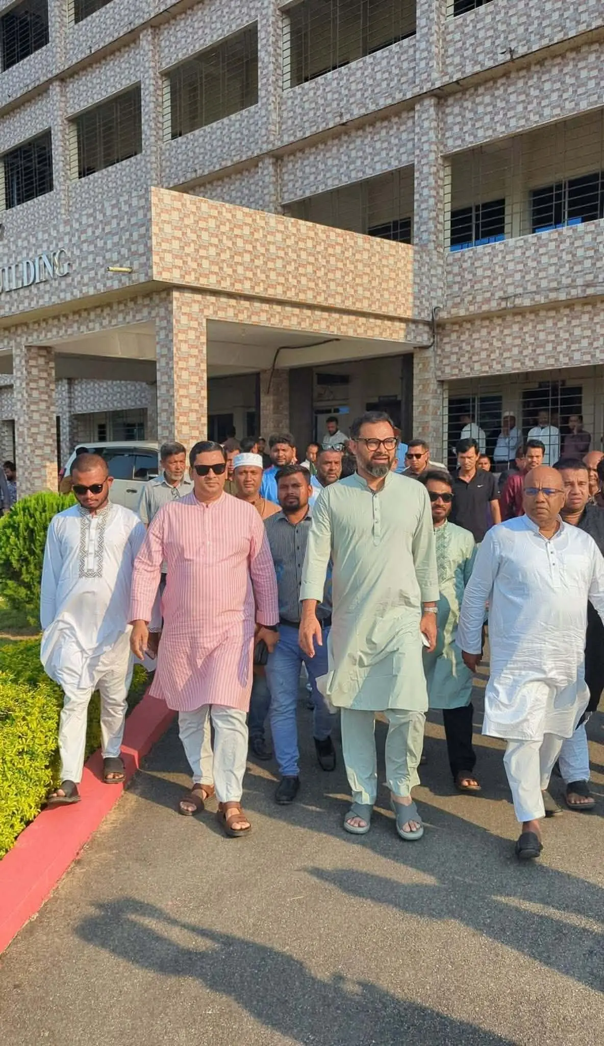 রামুর বিকেএসপি আঞ্চলিক প্রশিক্ষণ কেন্দ্র পরিদর্শন করেছেন যুব ও ক্রীড়া প্রতিমন্ত্রী আমিনুল হক