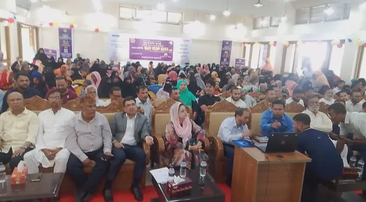 চকরিয়ায় ‘ফ্যামিলি কার্ড’ কর্মসূচির উদ্বোধন, প্রথম ধাপে ৩০৪ পরিবারের হাতে কার্ড