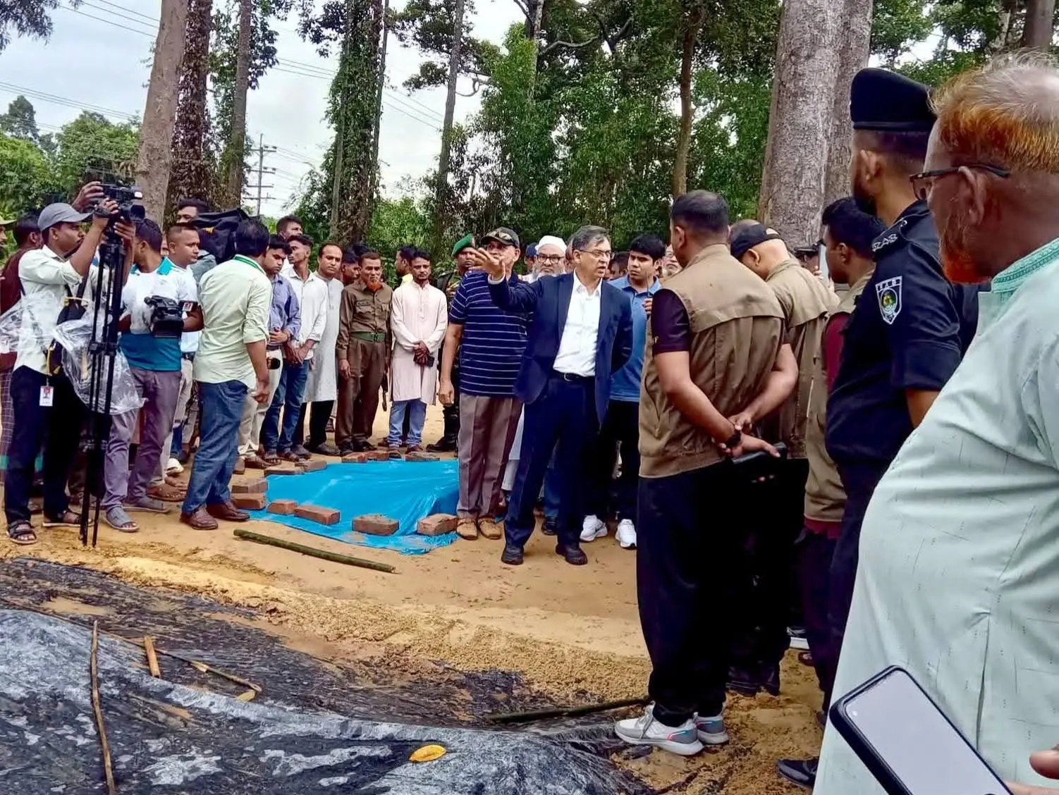 চকরিয়ায় প্রধানমন্ত্রীর সমাবেশ স্থল পরিদর্শনে স্বরাষ্ট্র মন্ত্রী