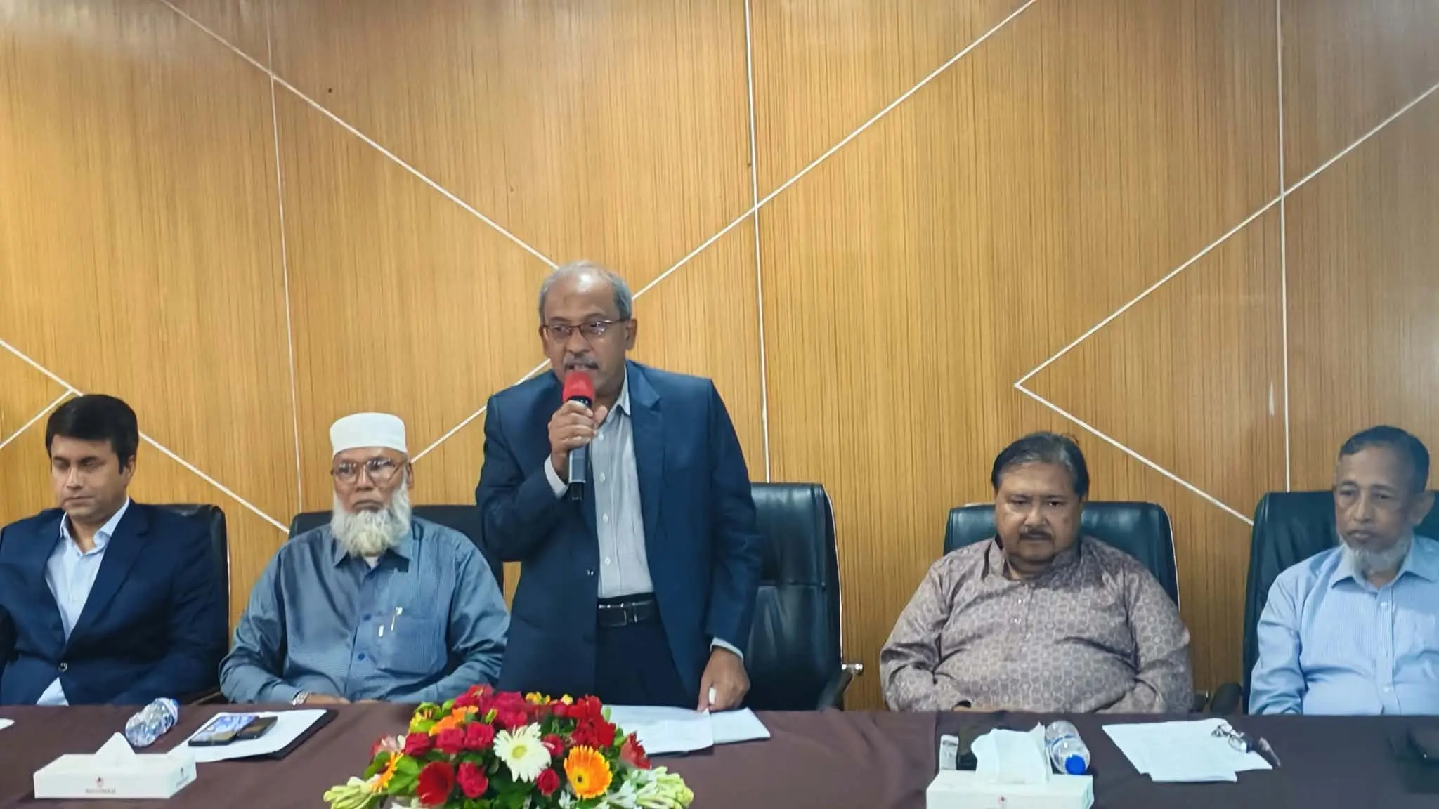 অপতথ্য ও গুজবকে সত্য সাংবাদিকতা দিয়ে চ্যালেঞ্জ করতে হবে : প্রধান তথ্য কর্মকর্তা
