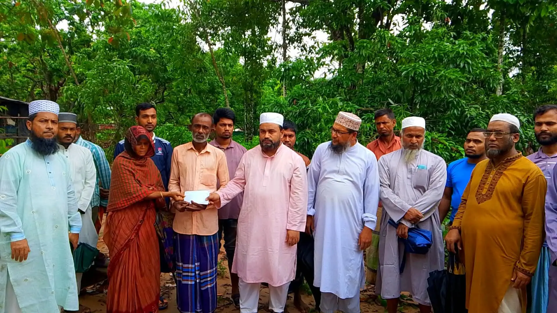 চকরিয়া-পেকুয়ায় পাহাড় ধসে নিহত ৩ শিক্ষার্থীর পরিবারের পাশে জামায়াত নেতা আব্দুল্লাহ আল ফারুক