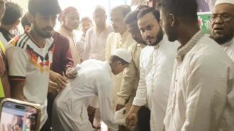 চকরিয়ায় বিএনপি নেতা মামুনের অর্থায়নে টানা চতুর্থ দফায় ত্রাণ বিতরণ