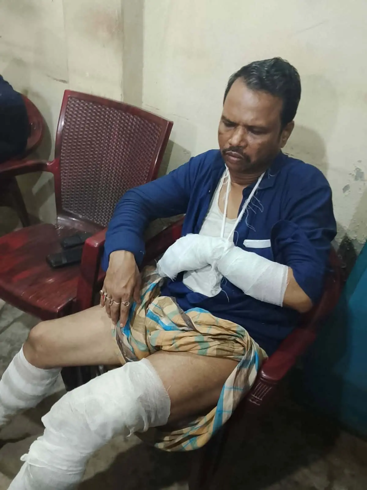 বাঁশখালীতে চাঁদার দাবিতে স্বর্ণব্যবসায়ীর ওপর হামলা
