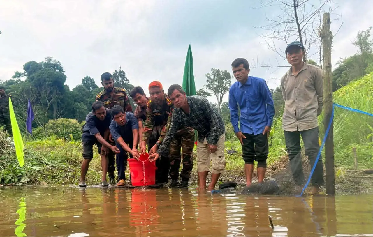 পাহাড়ি জনপদে কর্মসংস্থান ও আত্মনির্ভরশীলতা অব্যাহত রেখেছে বাংলাদেশ সেনাবাহিনী