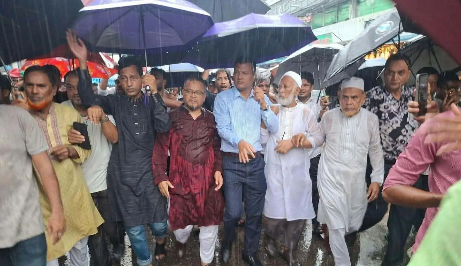 গণতন্ত্রের বিজয় দিবস উপলক্ষে পটিয়ায় বিএনপির বর্ণাঢ্য মিছিল