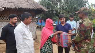 লক্ষ্মীছড়ি জোনের উদ্যোগে অসহায় পরিবারকে সেলাই মেশিন ও নিত্যপণ্য প্রদান
