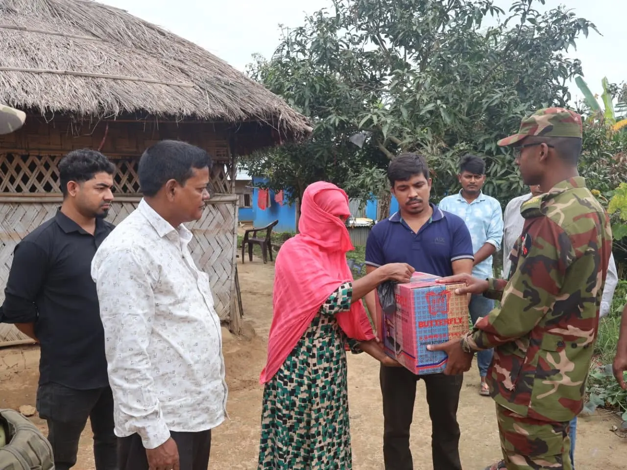 লক্ষ্মীছড়ি জোনের উদ্যোগে অসহায় পরিবারকে সেলাই মেশিন ও নিত্যপণ্য প্রদান