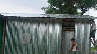বাঁশখালীতে প্রধানমন্ত্রীর উপহারের ঘর নিয়ে সামাজিক যোগাযোগমাধ্যমে সমালোচনা