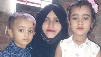ক্যানসার আক্রান্ত ২ সন্তানের জননী ইয়াসমিনকে বাঁচাতে সাহায্যের আবেদন