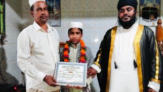 কোরআন প্রতিযোগিতায় সারা দেশে তৃতীয় স্থান অর্জন: হাফেজ আব্দুস সোবহানকে সংবর্ধনা