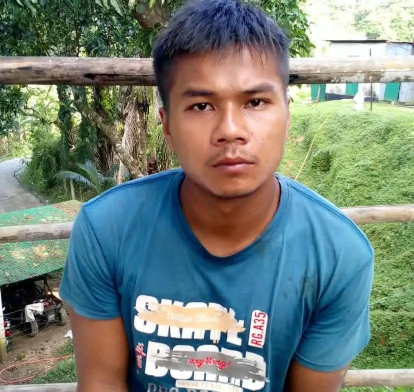 নাইক্ষ্যংছড়ি সীমান্তে স্মার্টফোন ও টাকাসহ বিদ্রোহী গোষ্ঠীর সহযোগী আটক