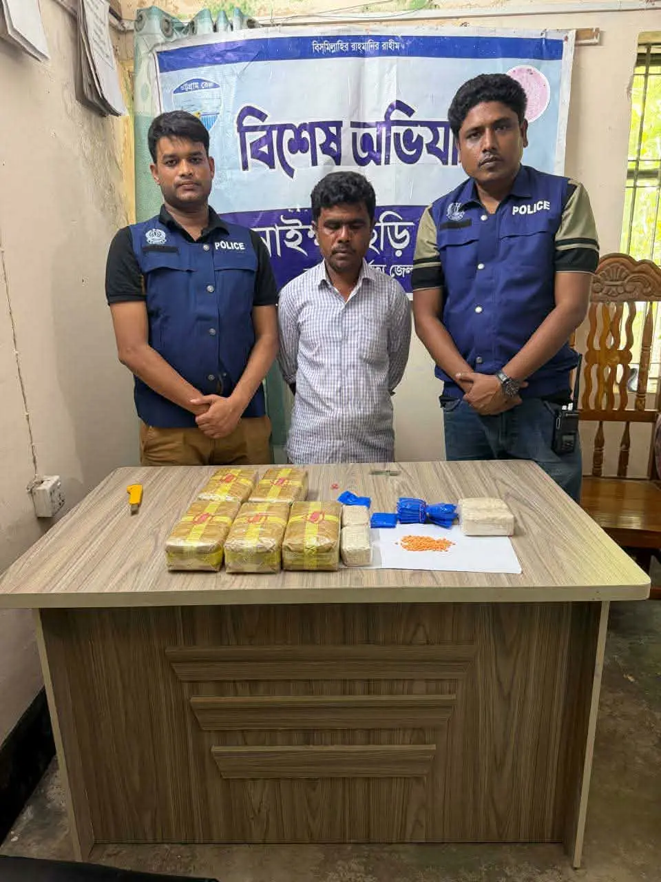 নাইক্ষ্যংছড়িতে ৬০ হাজার ইয়াবাসহ একজন আটক