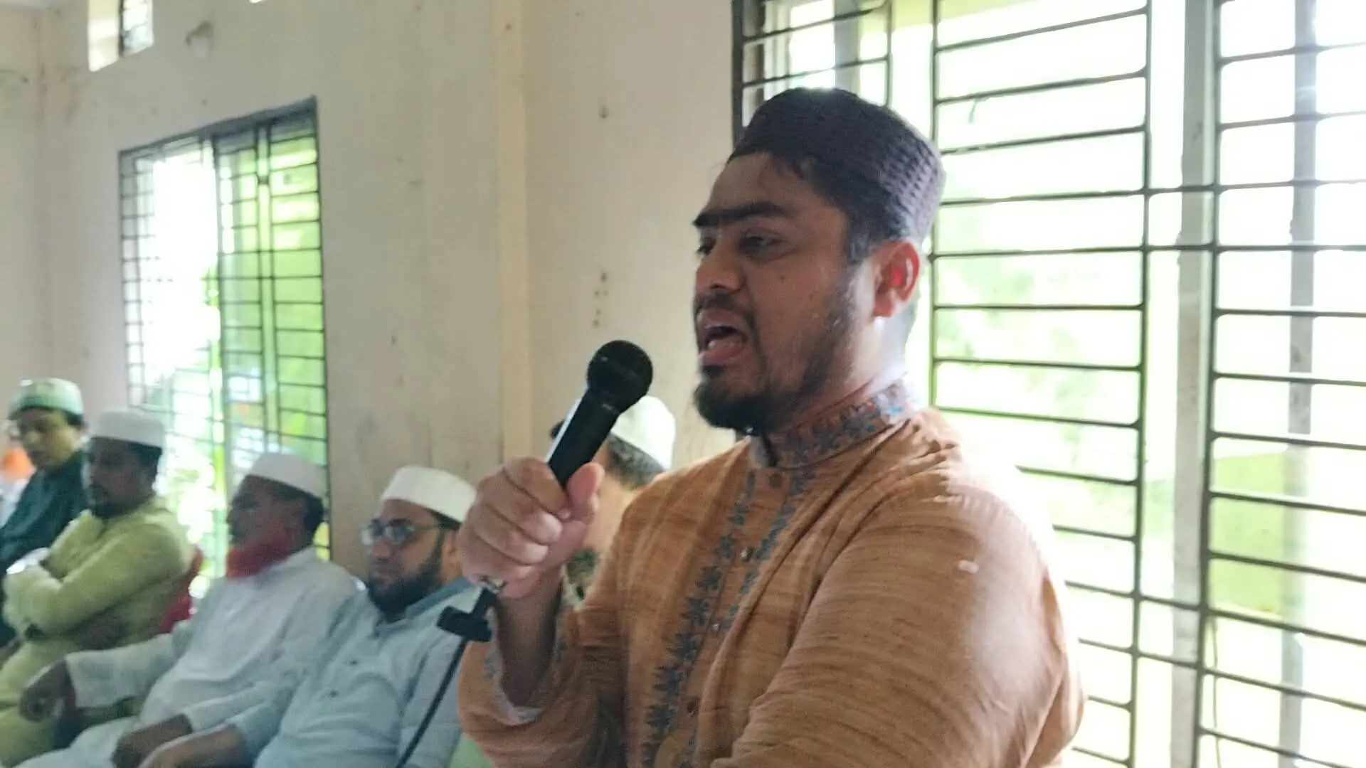পূর্ব বড় ভেওলা ইউপিতে জামায়াতের চেয়ারম্যান প্রার্থী হাফেজ কলিম উল্লাহ