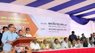 বাঁশখালীতে বন্যায় ক্ষতিগ্রস্ত ৫১০ পরিবারকে ১ কোটি ৫০ লাখ টাকার সহায়তা দিল সরকার
