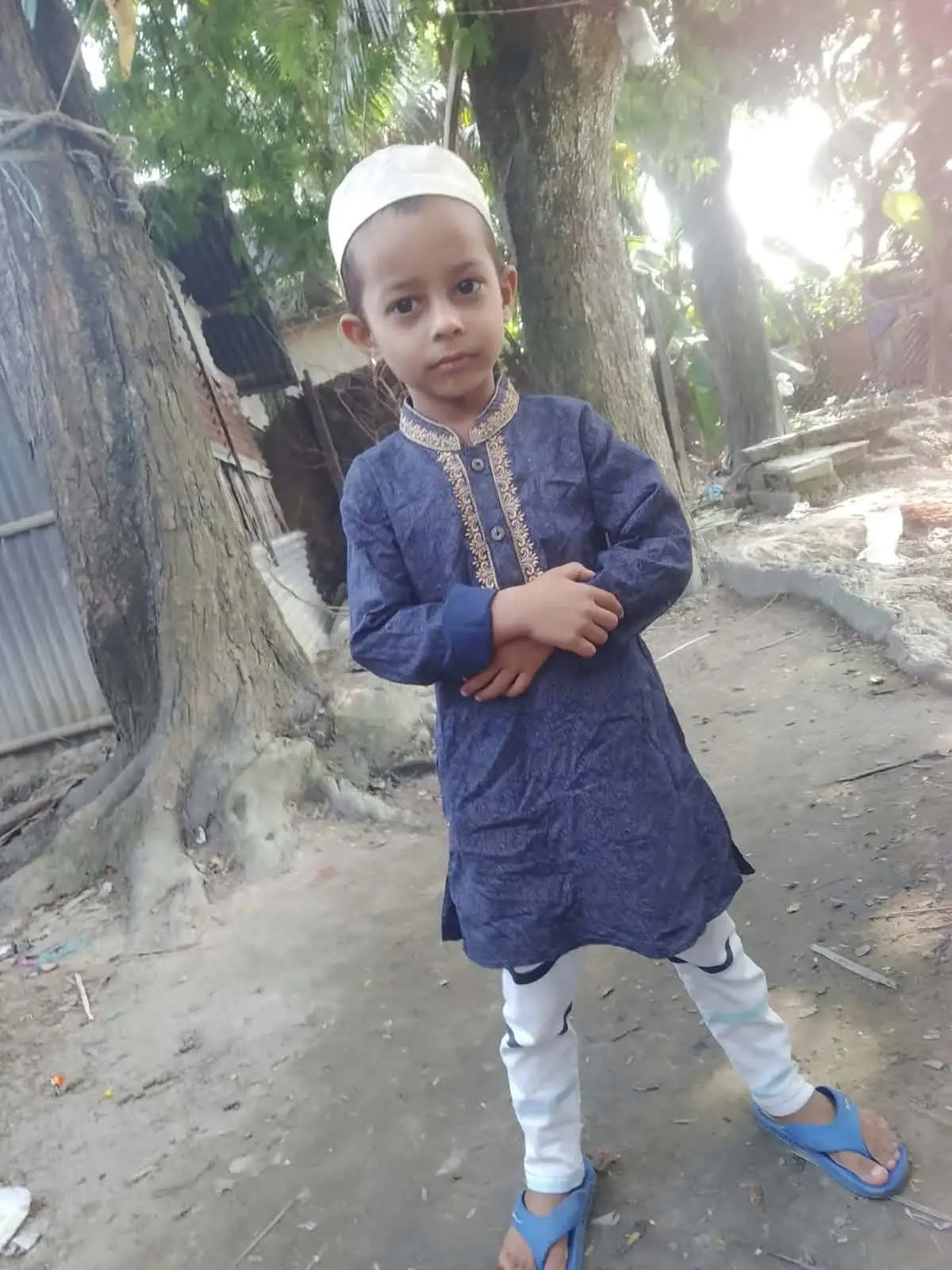 নিখোঁজের ১৬ ঘণ্টা পর পুকুরে ভেসে উঠল শিশুর লাশ