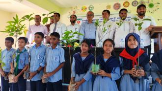 ফটিকছড়ির ৬০০ শিক্ষার্থীর নতুন সঙ্গী একটি করে গাছ
