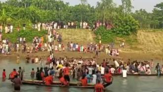 রামুতে নৌকাবাইচ প্রতিযোগিতা অনুষ্ঠিত