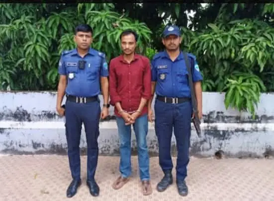 পটিয়ায় ভূমি অফিসে দালাল আটক, ৪ দিনের কারাদণ্ড