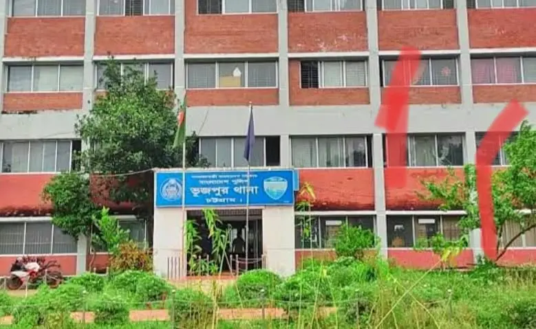 ফটিকছড়িতে চা বাগান কর্মকর্তাকে কুপিয়ে টাকা ছিনতাই, আটক ২
