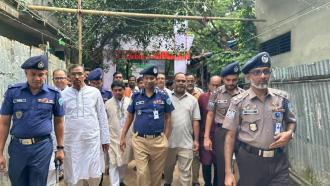 চকরিয়ায় পূজামণ্ডপ পরিদর্শনে চট্টগ্রাম রেঞ্জের ডিআইজি আবদুল কুদ্দুস চৌধুরী