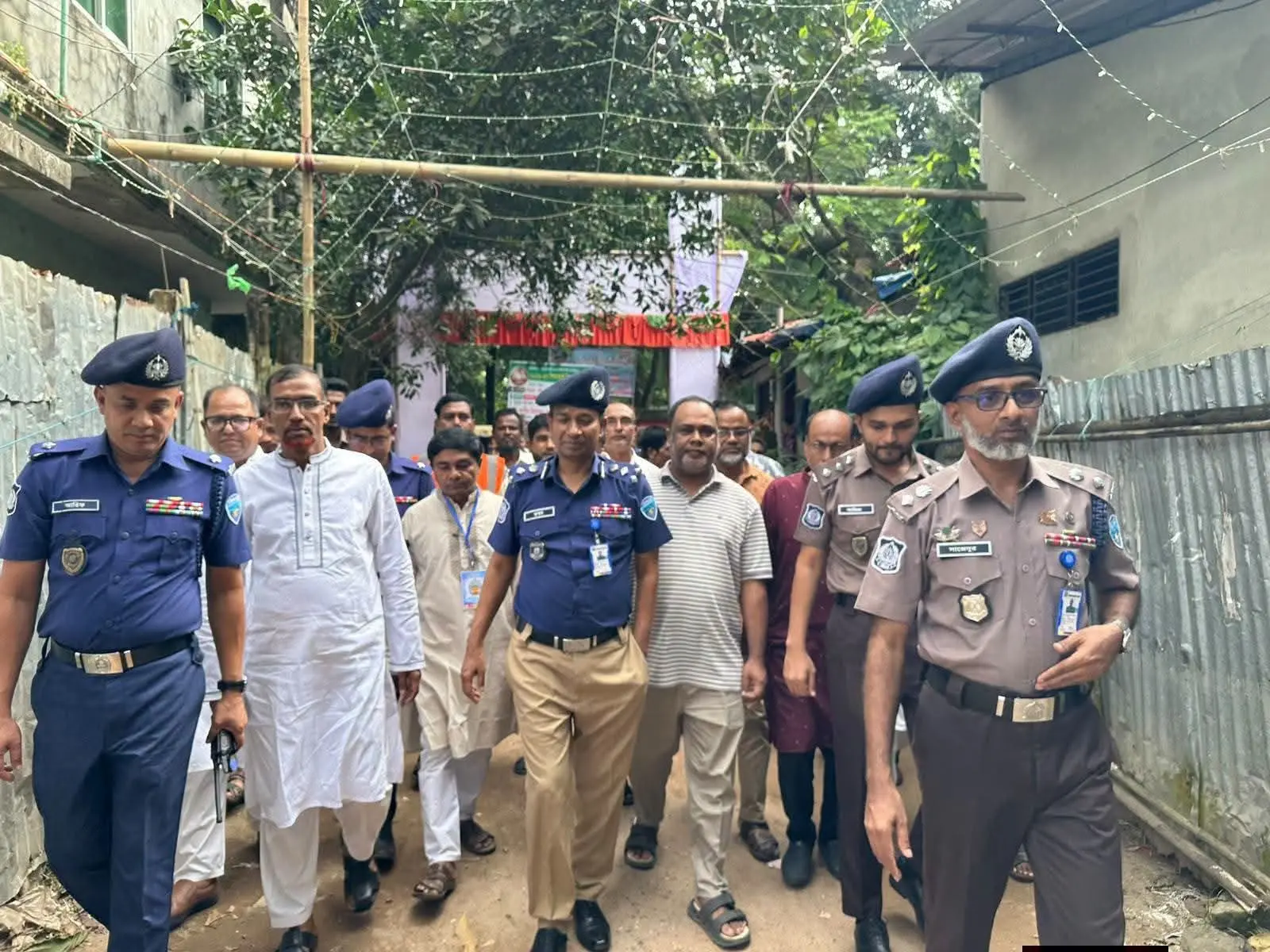 চকরিয়ায় পূজামণ্ডপ পরিদর্শনে চট্টগ্রাম রেঞ্জের ডিআইজি আবদুল কুদ্দুস চৌধুরী