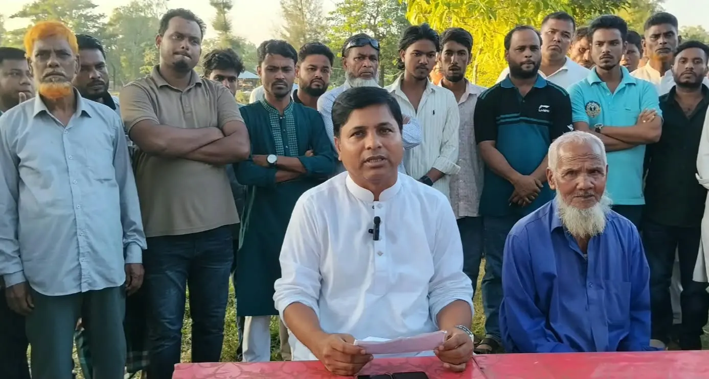 বাঁশখালীতে বিএনপি নেতার মাছ লুটের সংবাদ মিথ্যা, ছবি এআই দিয়ে তৈরি: দেলোয়ার আজীম