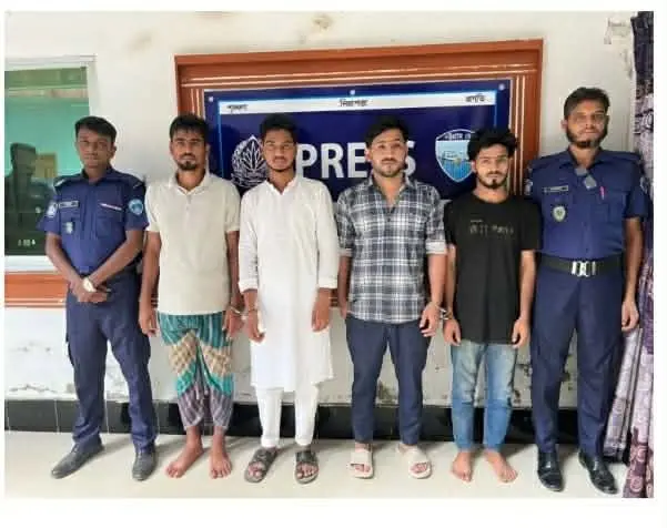 সাতকানিয়ায় পুলিশের গাড়ি ভাঙচুরের ঘটনায় মামলা, গ্রেপ্তার ৪