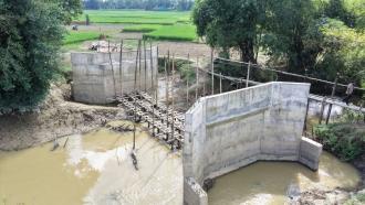 দুই দফা মেয়াদ শেষ, তবু অসমাপ্ত সেতুর কাজ—কাঠগড়ায় ঠিকাদার