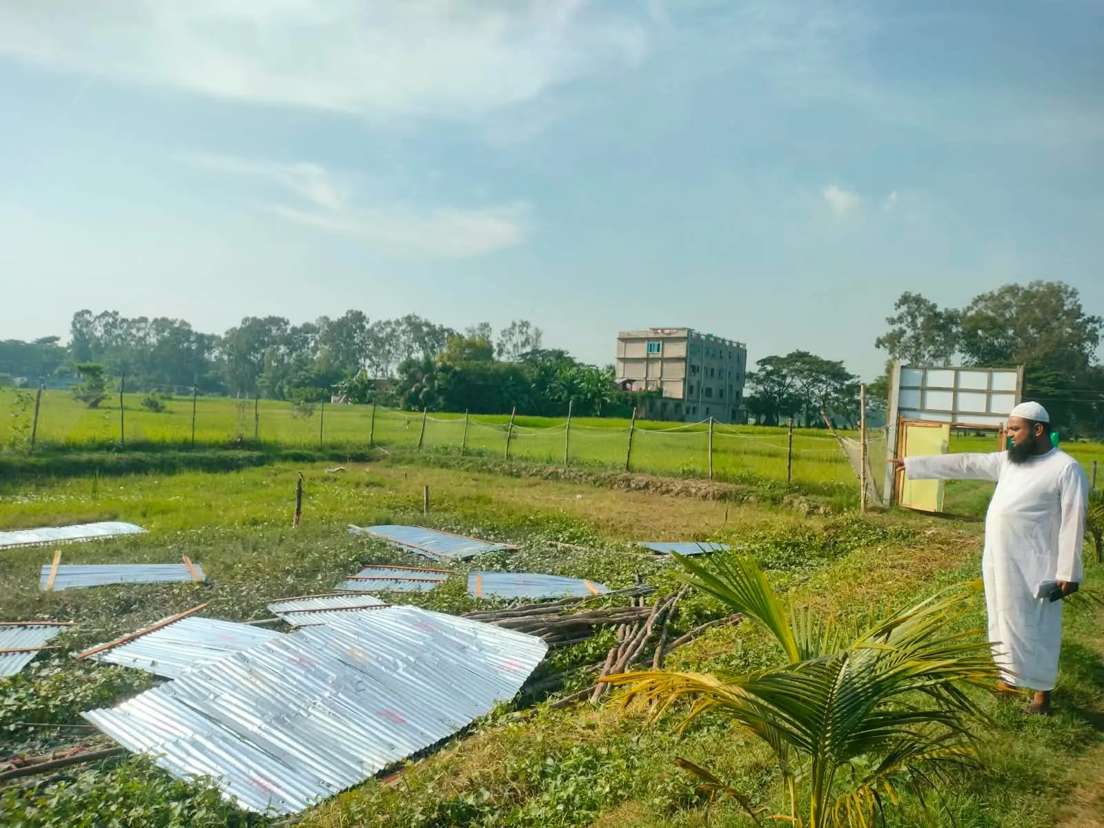 আনোয়ারায় জমি নিয়ে বিরোধের জেরে স্থাপনা ভাঙচুরের অভিযোগ