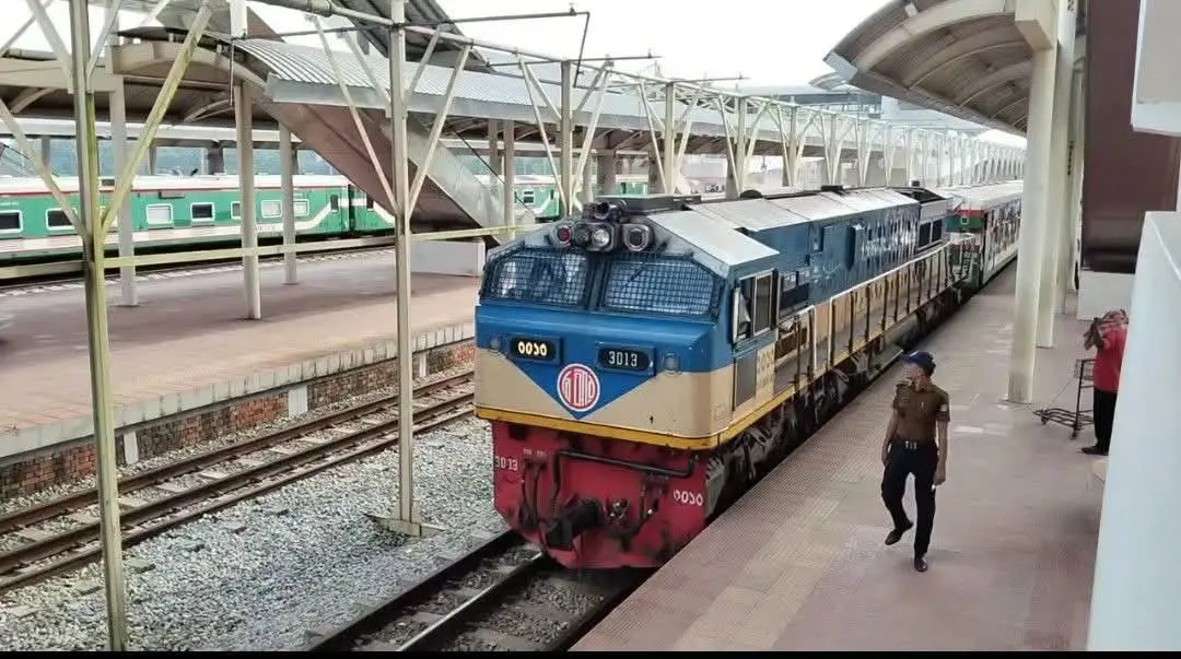 প্রথম পর্যটন নগরী ছুঁয়ে গেল মহানগর এক্সপ্রেস, ঐতিহাসিক দিনে সঙ্গী হলো ১৮২২ যাত্রী