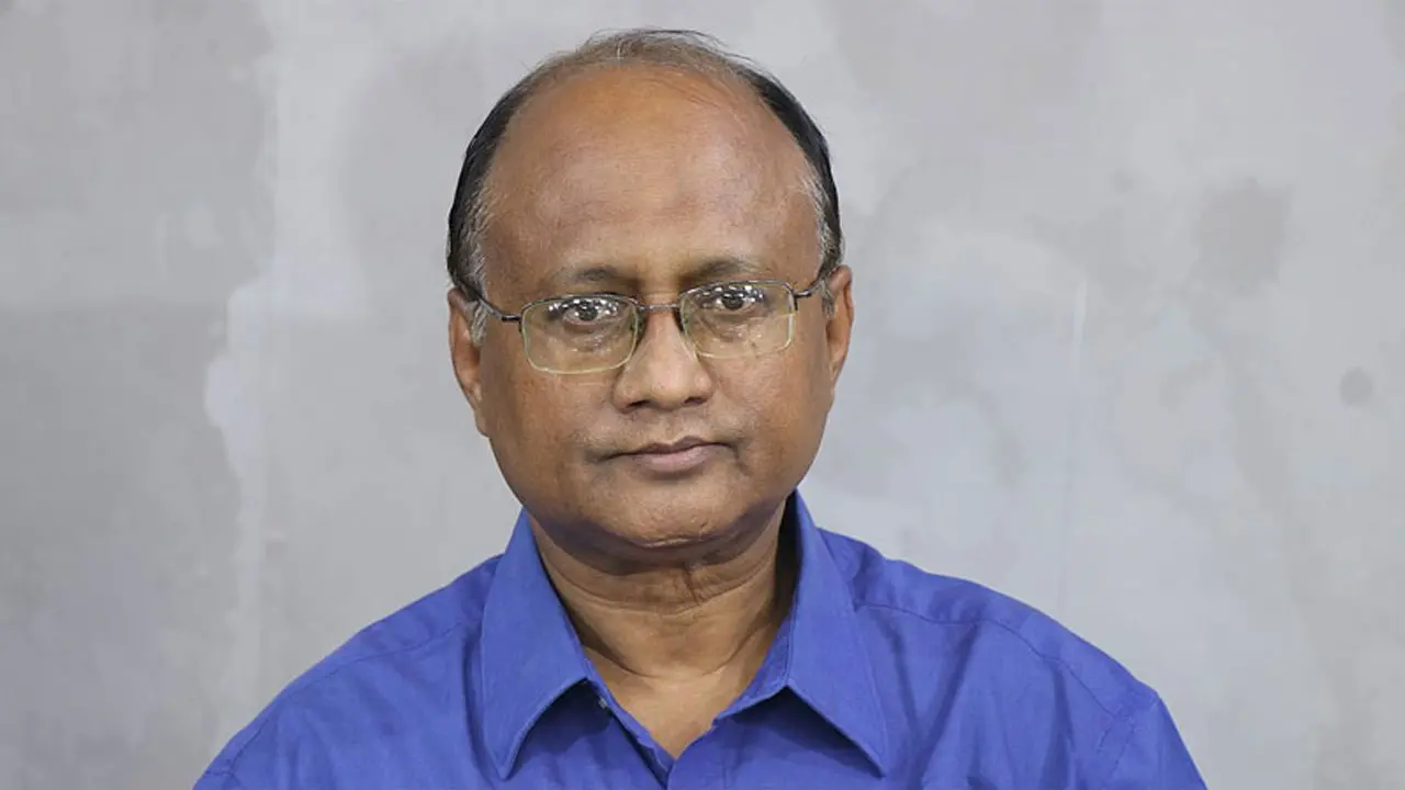 দুদক চেয়ারম্যান ও দুই কমিশনারের পদত্যাগ