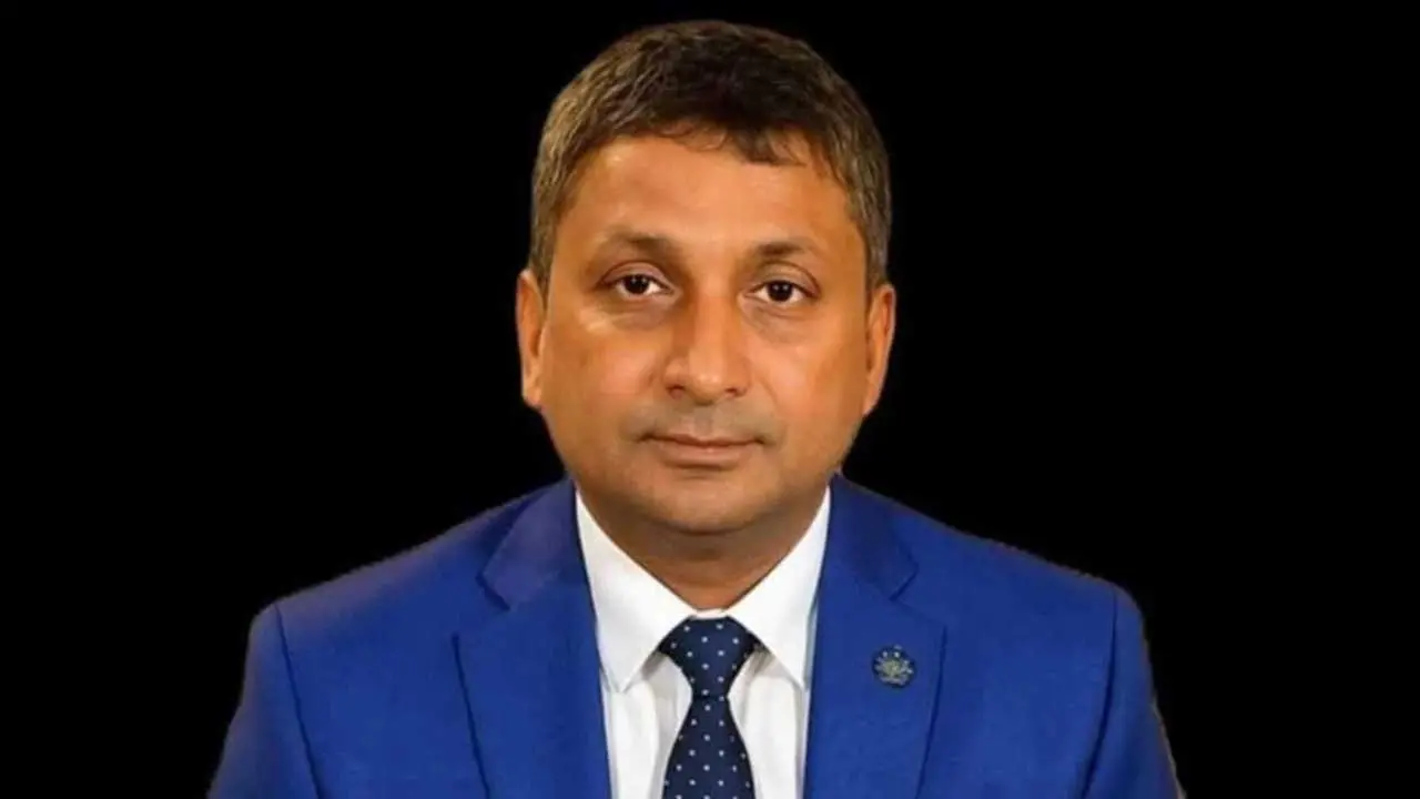 হাইকোর্টে প্রার্থিতা ফিরে পেলেন চট্টগ্রাম-২ আসনের সারোয়ার আলমগীর