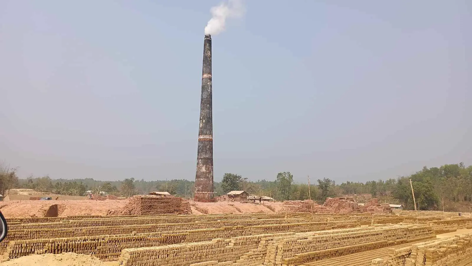 বান্দরবানে পাঁচ ইটভাটা মালিকের বিরুদ্ধে গ্রেপ্তারি পরোয়ানা