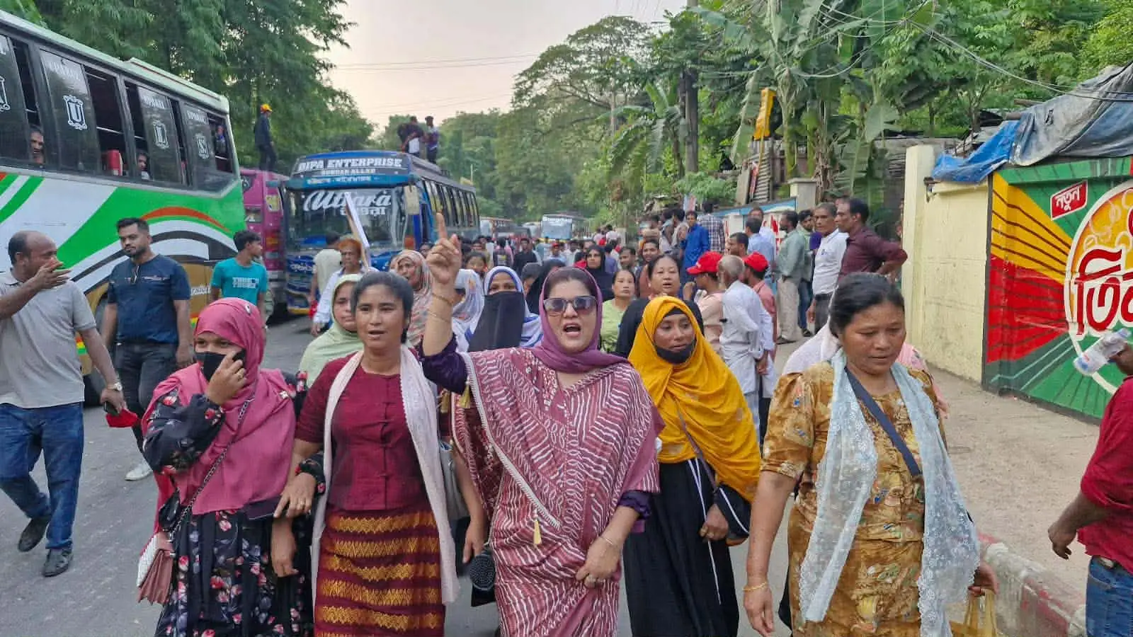 ত্যাগ, নেতৃত্ব ও গ্রহণযোগ্যতায় এগিয়ে—সংরক্ষিত নারী আসনে আলোচনায় লীনা