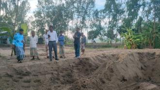 চকরিয়ায় মধ্যরাতে অবৈধ বালু উত্তোলন, দুটি ডাম্পার আটক, স্যালু মেশিন ধ্বংস ও জব্দ