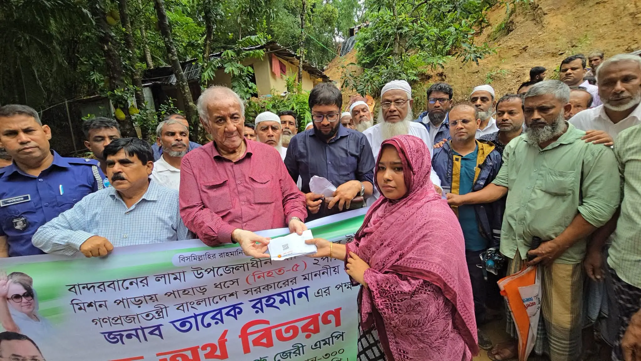 লামায় পাহাড় ধসে ৫ জনের মৃত্যু,সরেজমিনে পরিদর্শনে এমপি সাচিং প্রু জেরি