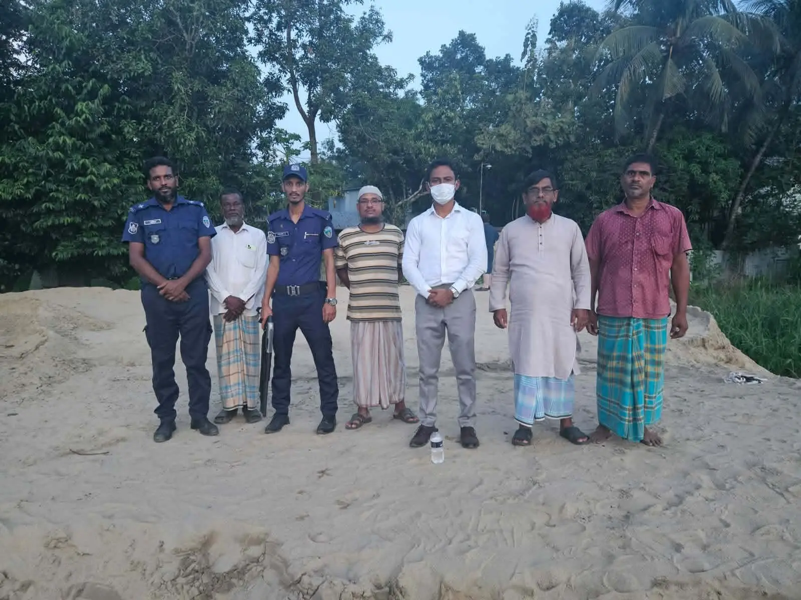 ফটিকছড়িতে ধুরুং খালে অবৈধ বালু উত্তোলন, ১৩ হাজার ঘনফুট জব্দ