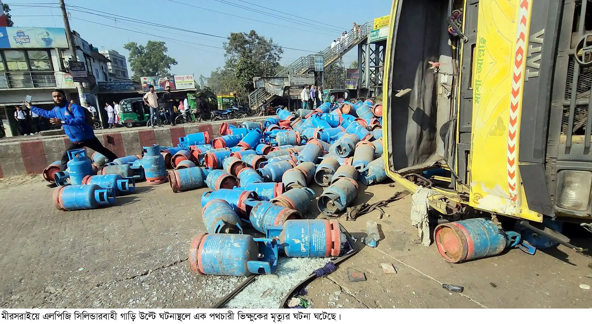 মীরসরাইয়ে পৃথক দুর্ঘটনায় নিহত ১, সাংবাদিক সহ আহত ৩