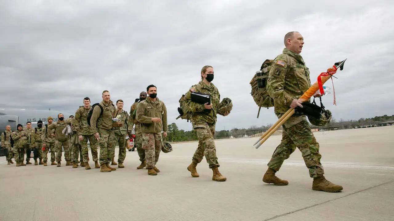 কাতার-বাহরাইনের ঘাঁটি থেকে শত শত সেনা সরিয়ে নিচ্ছে যুক্তরাষ্ট্র