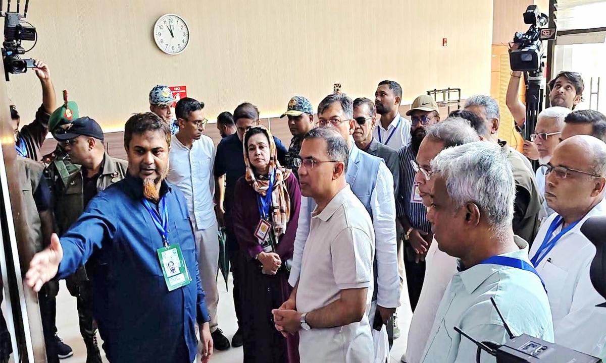 মাতারবাড়ি আলট্রা-সুপারক্রিটিক্যাল কয়লাভিত্তিক বিদ্যুৎকেন্দ্র পরিদর্শনে তারেক রহমান
